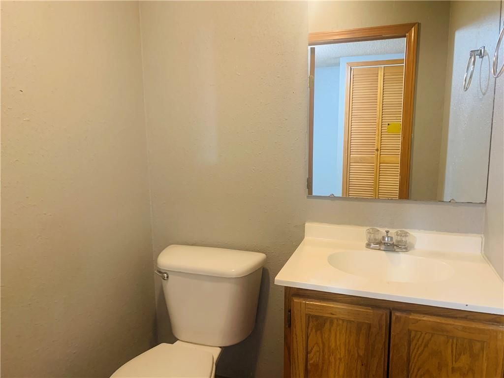 528 E Washington Street — photo 31