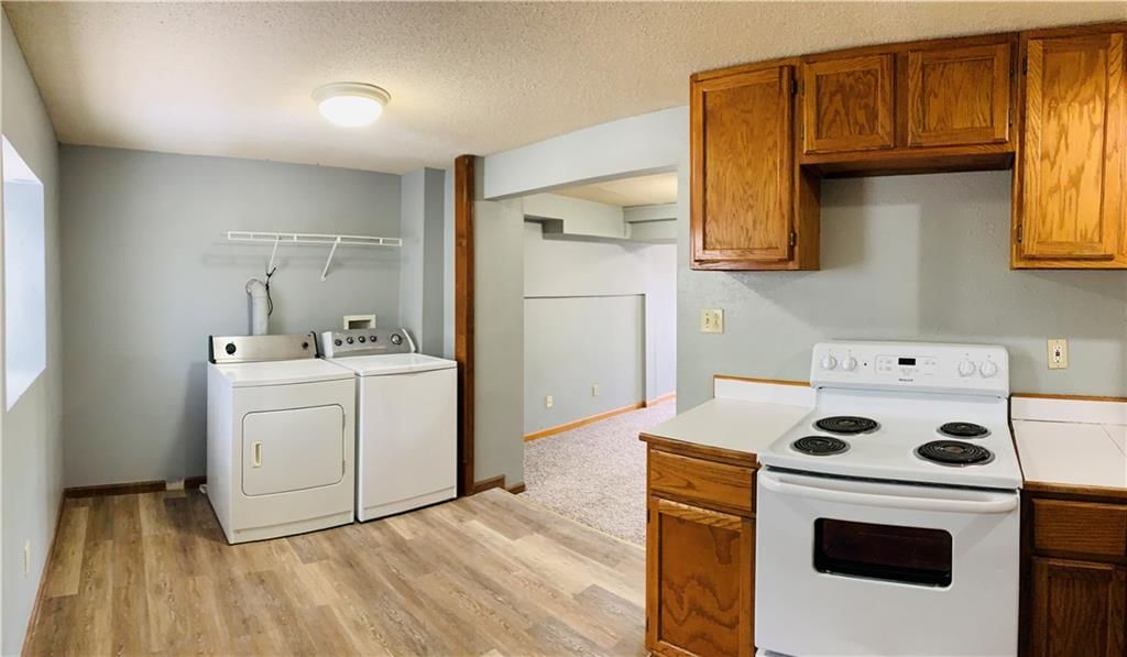 528 E Washington Street — photo 33