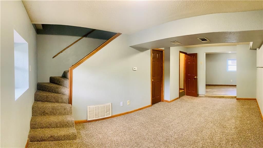 528 E Washington Street — photo 35