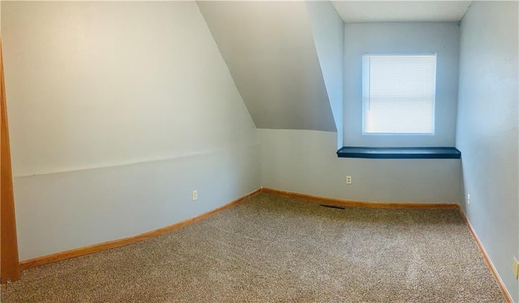528 E Washington Street — photo 38