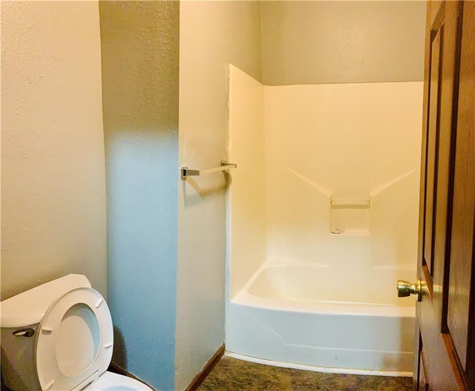 528 E Washington Street — photo 44
