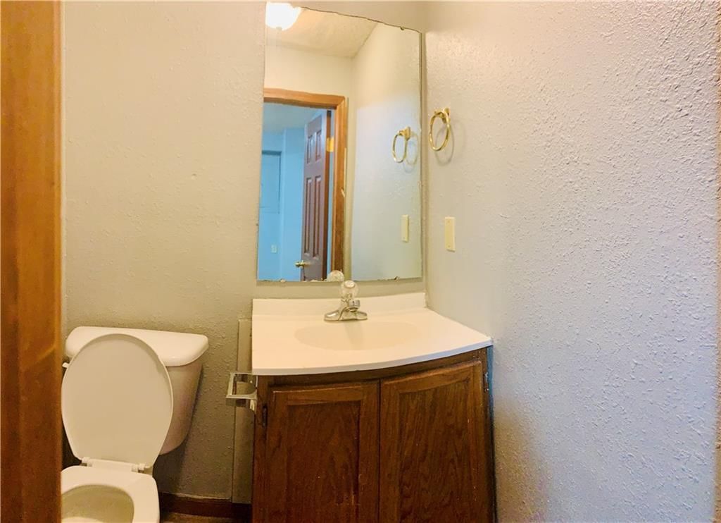 528 E Washington Street — photo 46