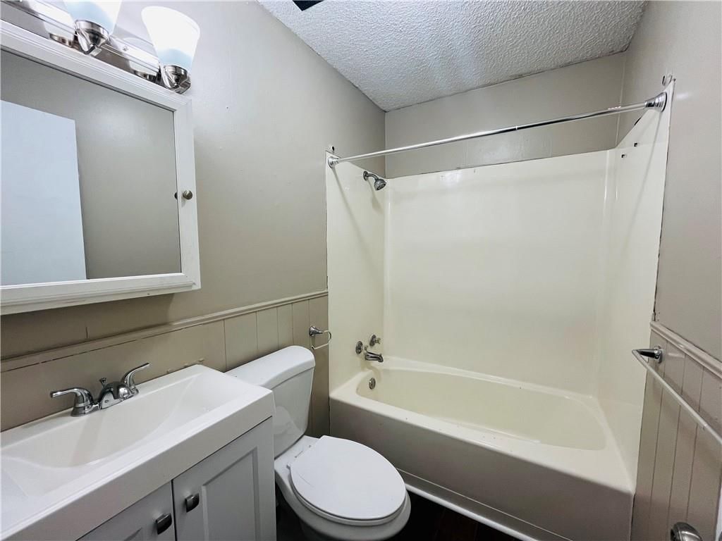 528 E Washington Street — photo 67