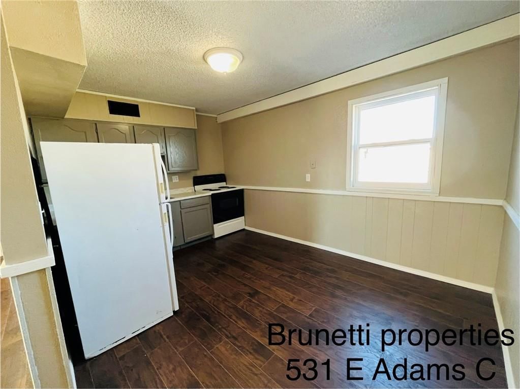 528 E Washington Street — photo 70