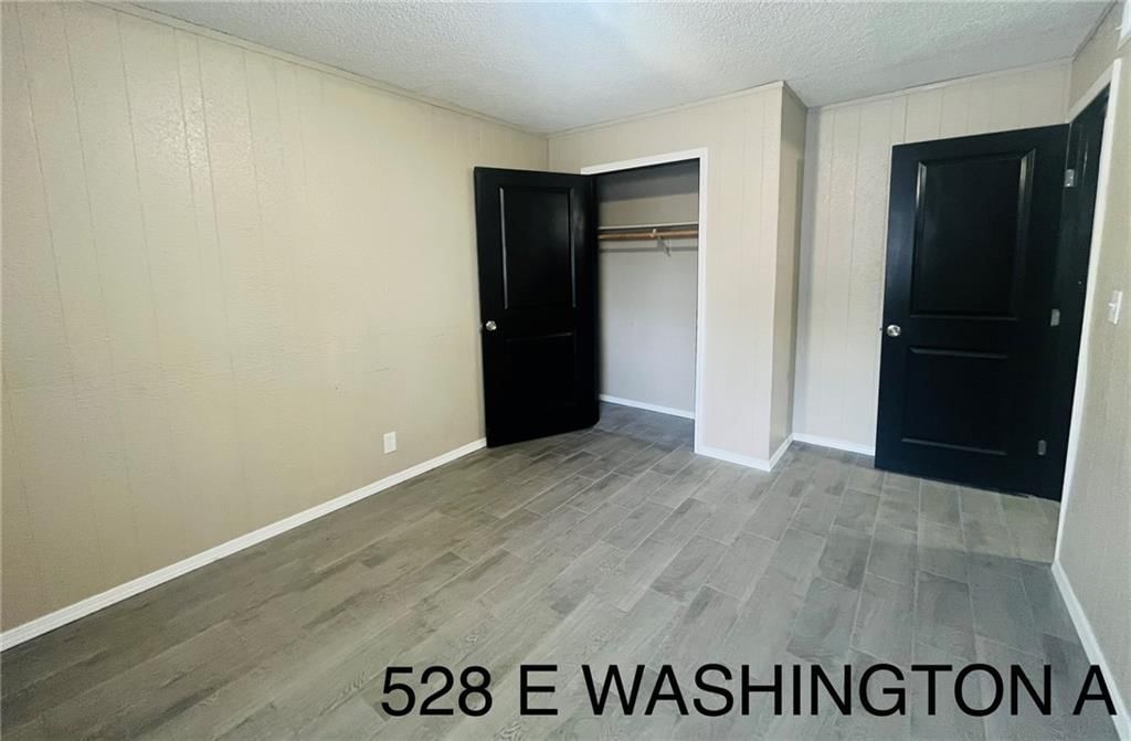 528 E Washington Street — photo 8