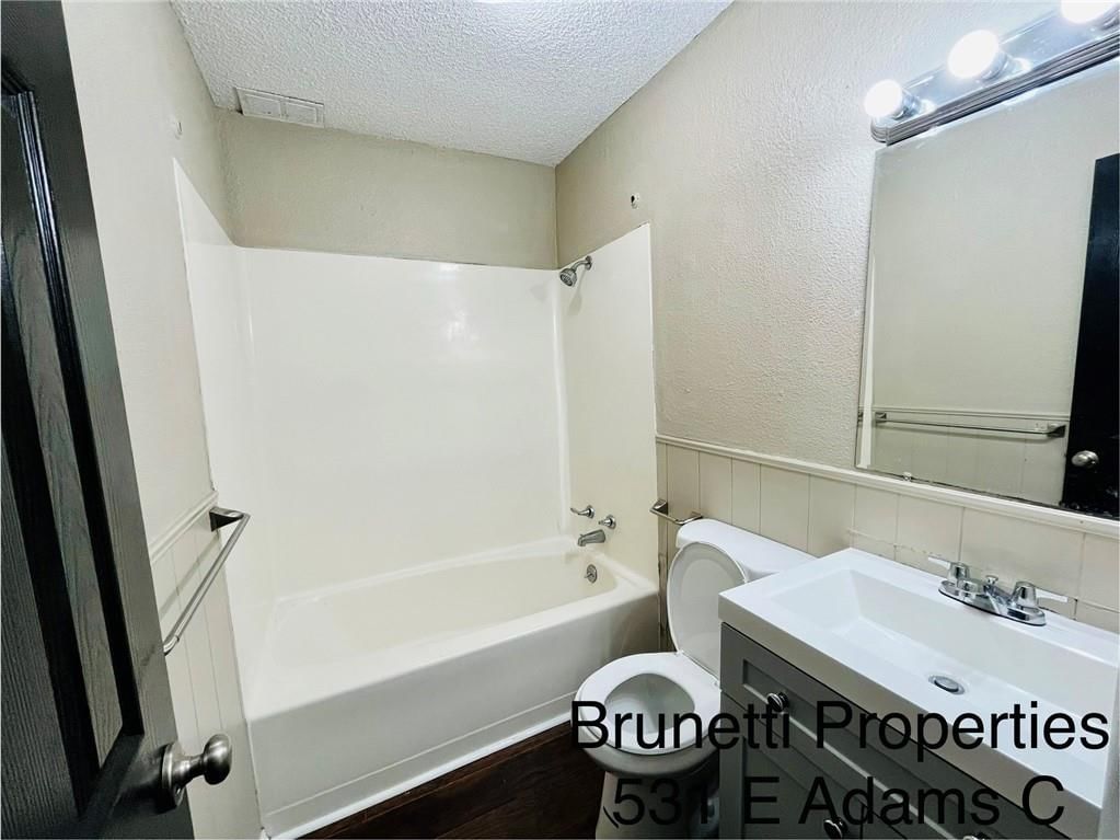 528 E Washington Street — photo 75