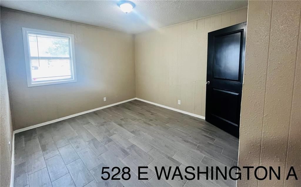 528 E Washington Street — photo 9