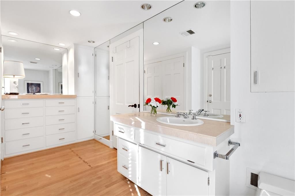 5310 Belleview Avenue — photo 34