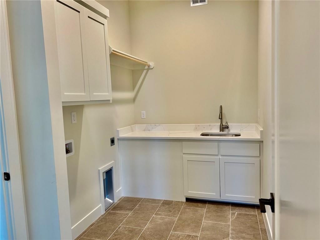 15124 Stearns Street — photo 16