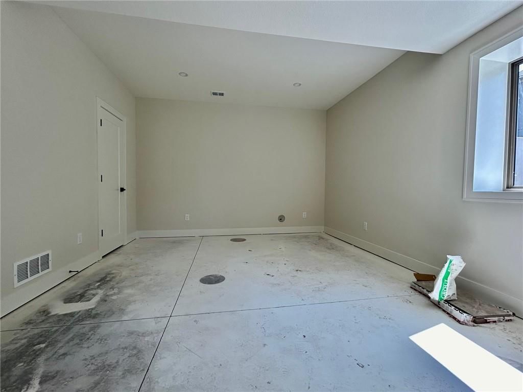 15124 Stearns Street — photo 32