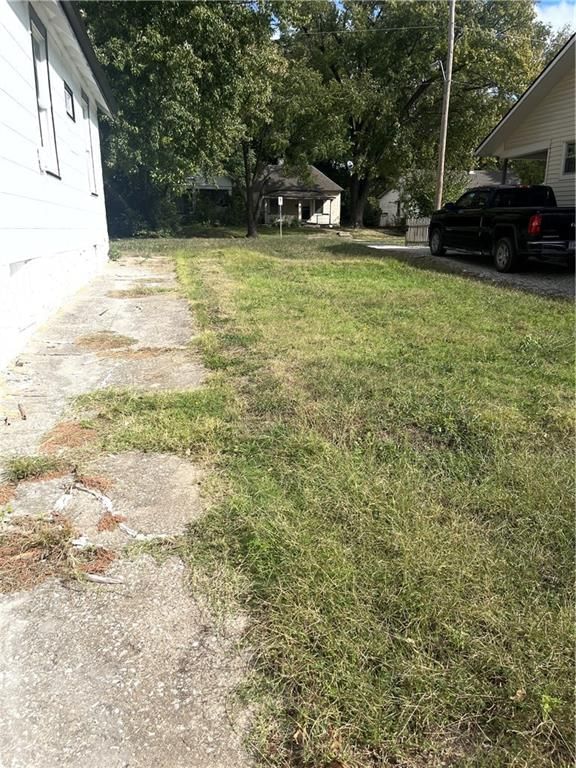812 Bennington Avenue — photo 11