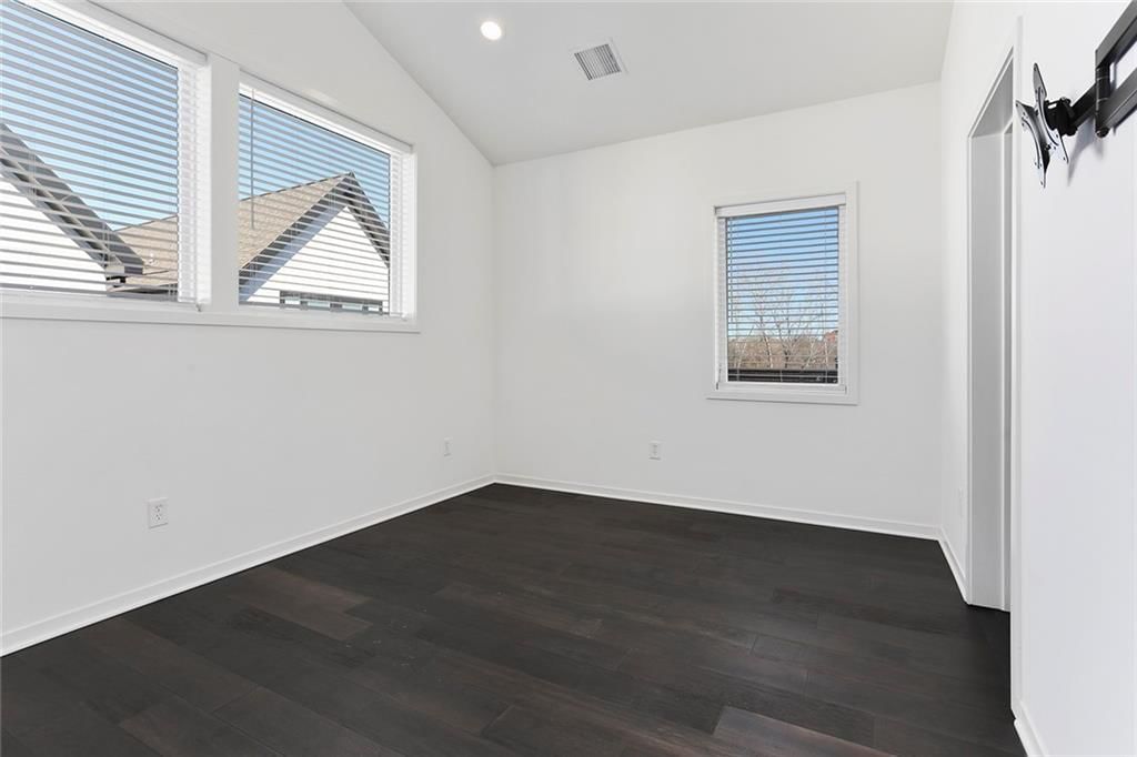 1336 E 23rd Street — photo 20