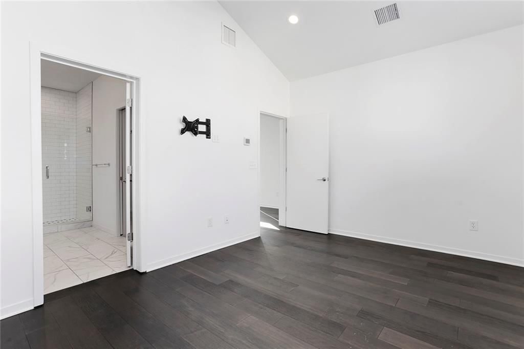1336 E 23rd Street — photo 21
