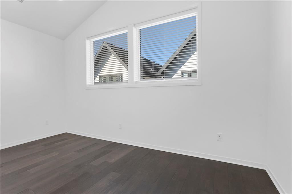1336 E 23rd Street — photo 22