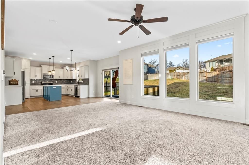 1404 NW Red Oak Court — photo 12