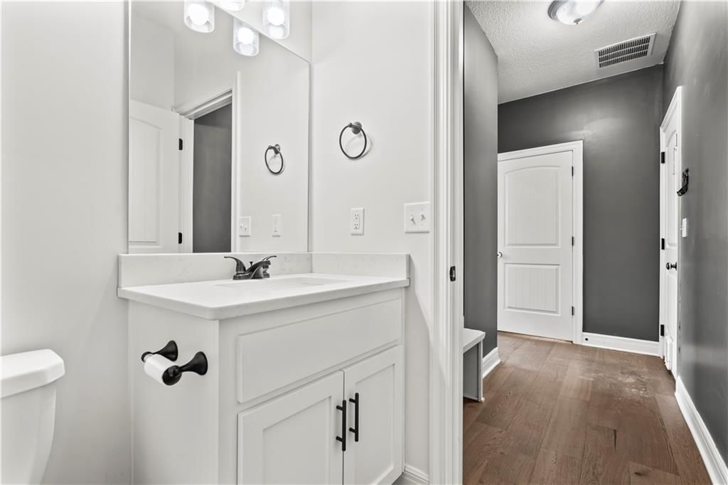 1404 NW Red Oak Court — photo 25