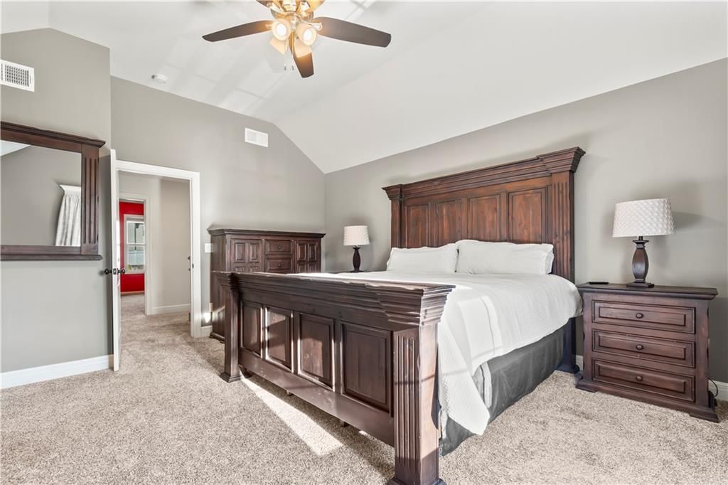 1404 NW Red Oak Court — photo 30