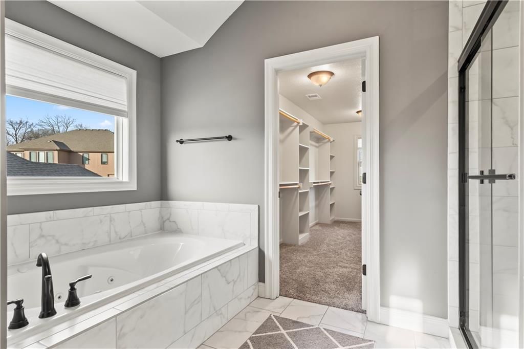 1404 NW Red Oak Court — photo 33