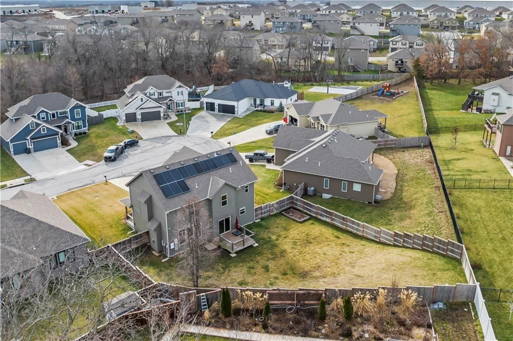 1404 NW Red Oak Court — photo 54