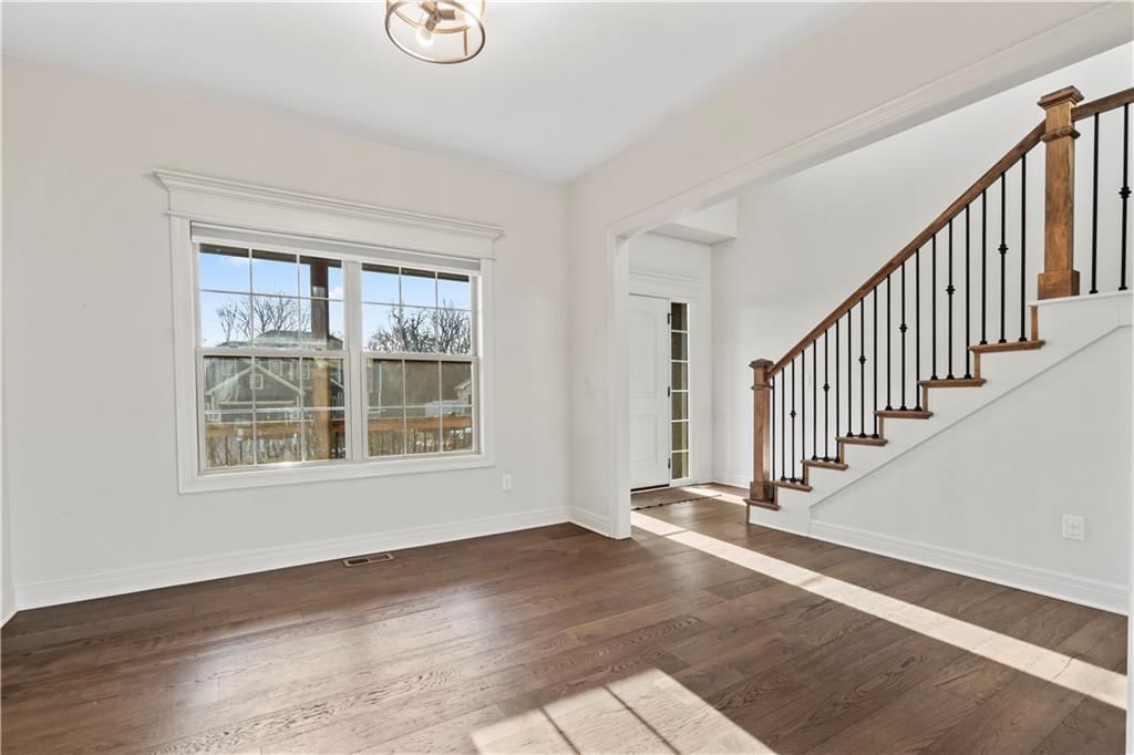 1404 NW Red Oak Court — photo 8