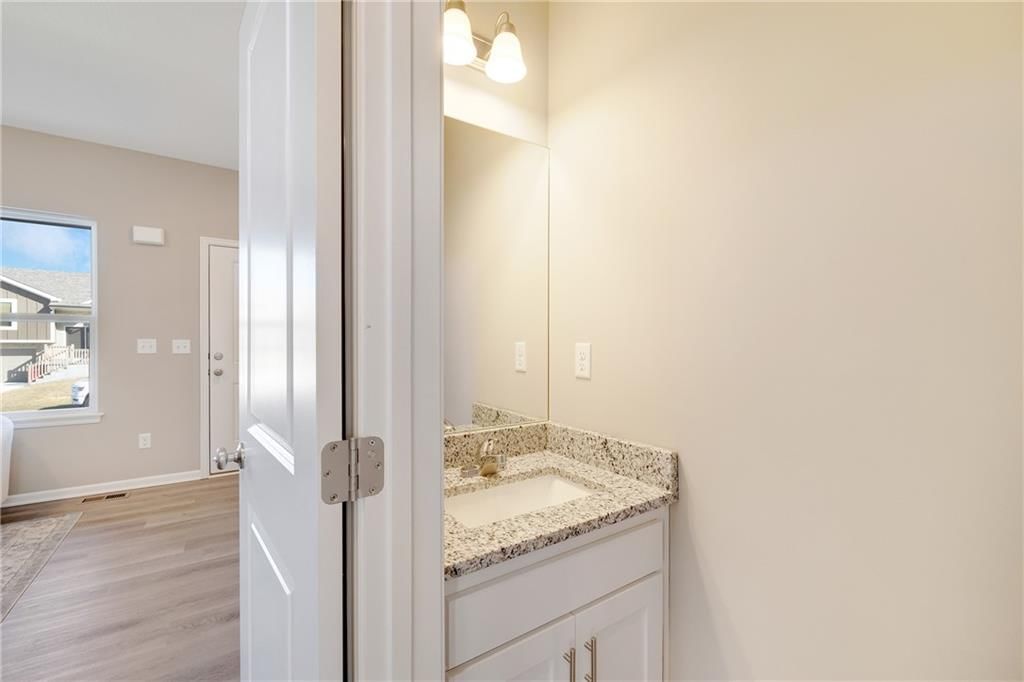 908 SW Redbird Court — photo 7