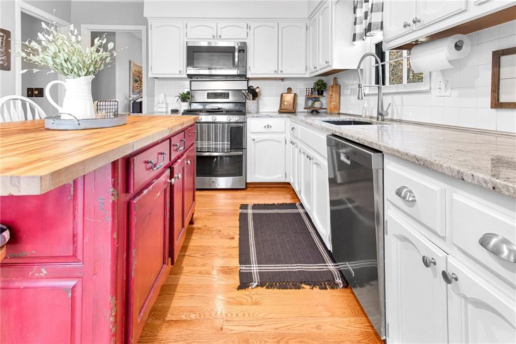 628 Camelot Drive — photo 11