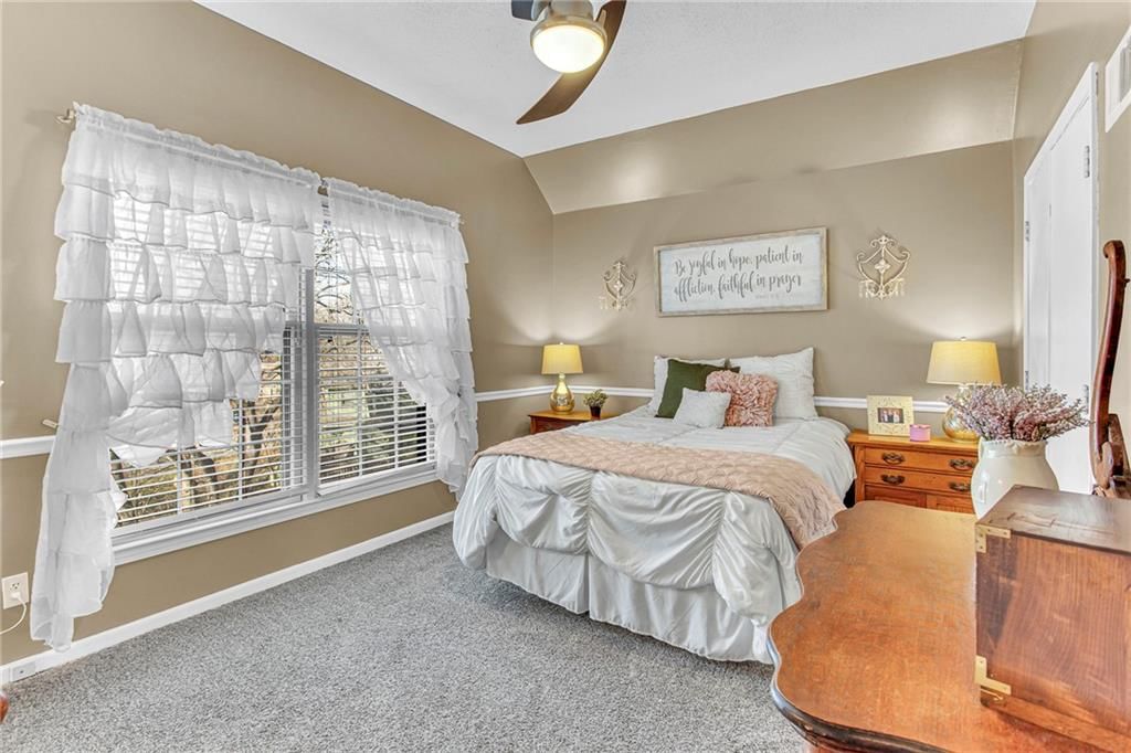 628 Camelot Drive — photo 14