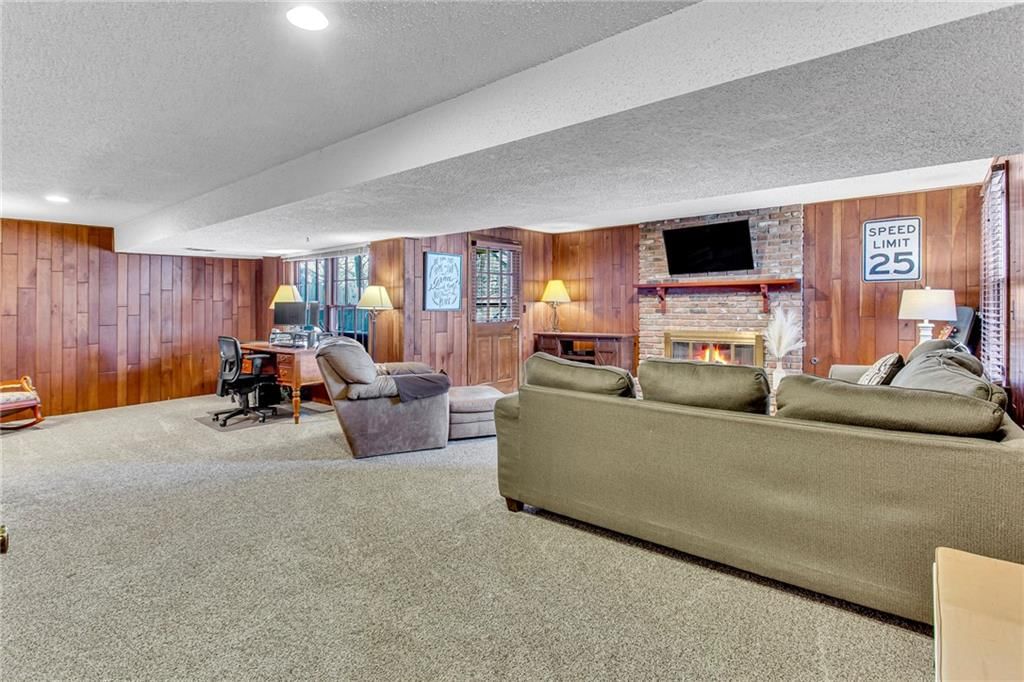 628 Camelot Drive — photo 20