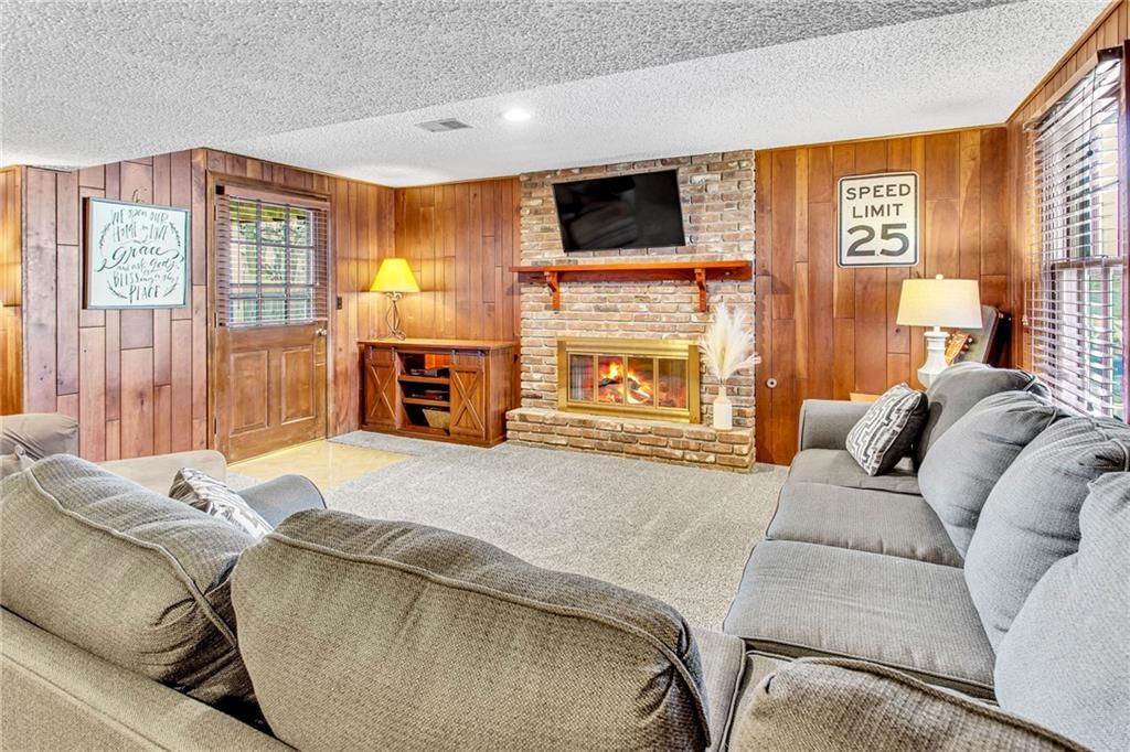 628 Camelot Drive — photo 21
