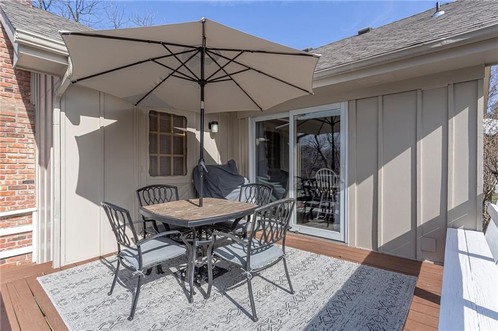 628 Camelot Drive — photo 26