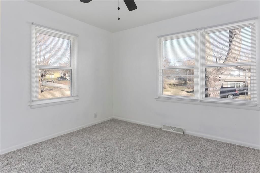 8220 N Kenwood Avenue — photo 27