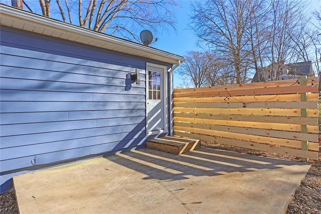 8220 N Kenwood Avenue — photo 32
