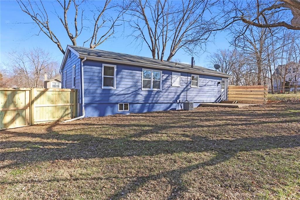 8220 N Kenwood Avenue — photo 34