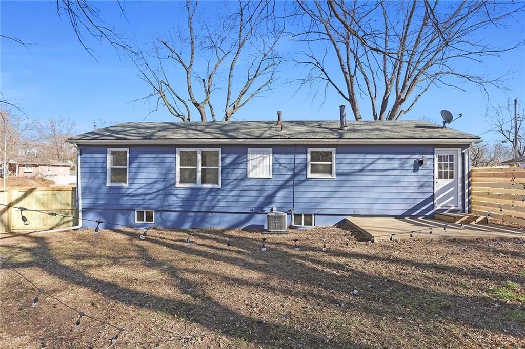 8220 N Kenwood Avenue — photo 35