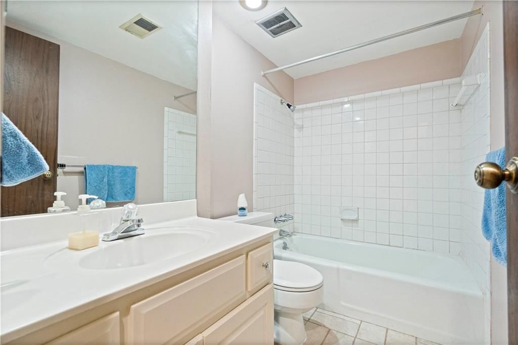10136 W 96TH TERRACE — photo 11