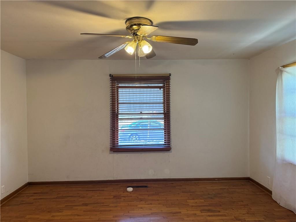 215 S Crawford Street — photo 17