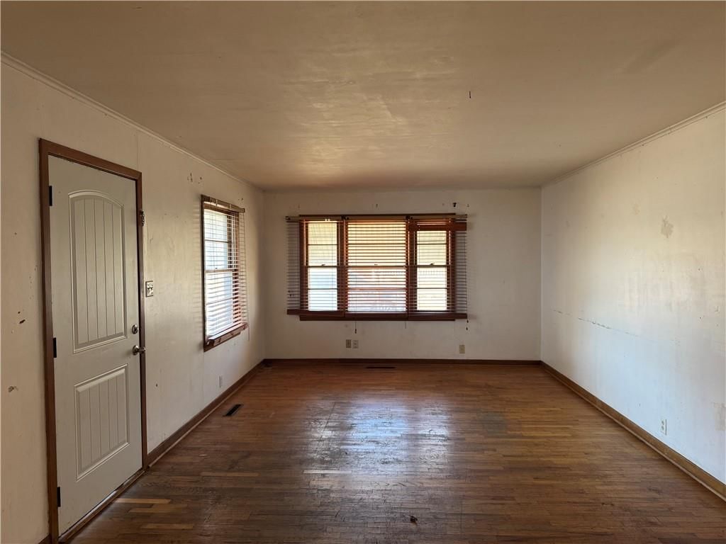 215 S Crawford Street — photo 6