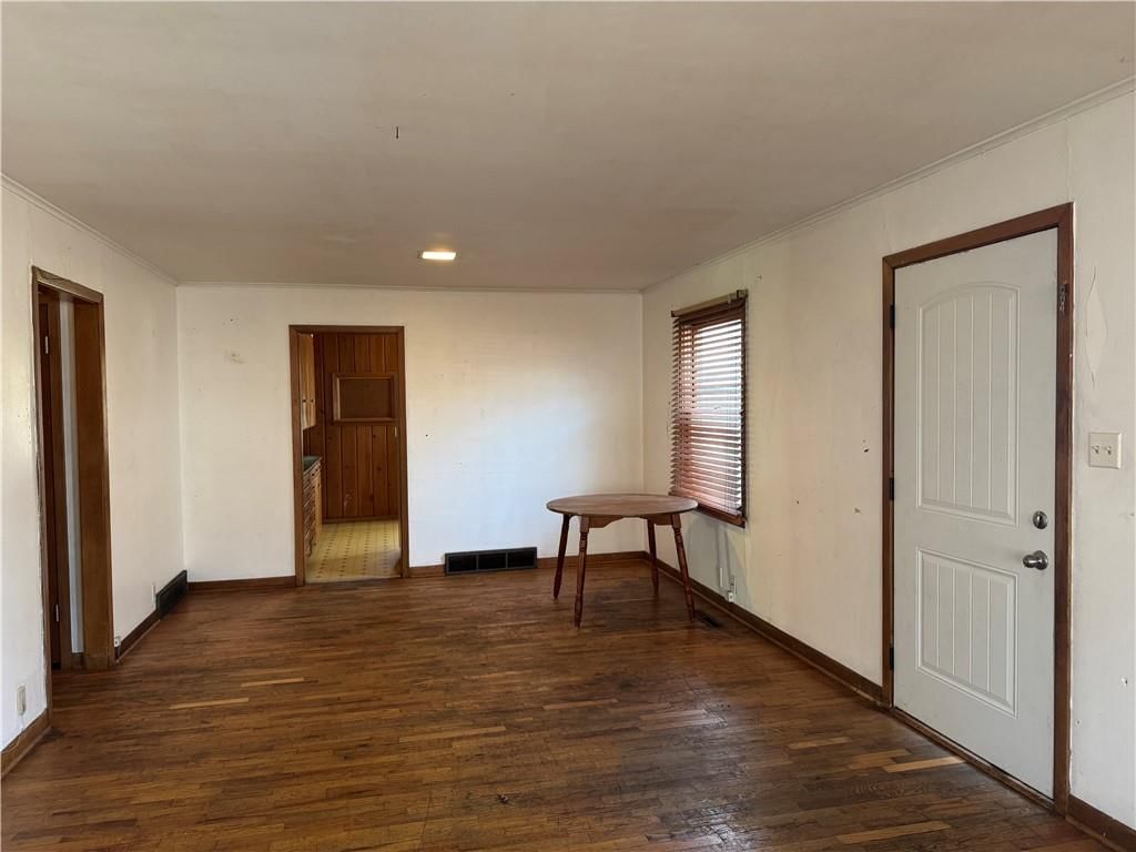 215 S Crawford Street — photo 7