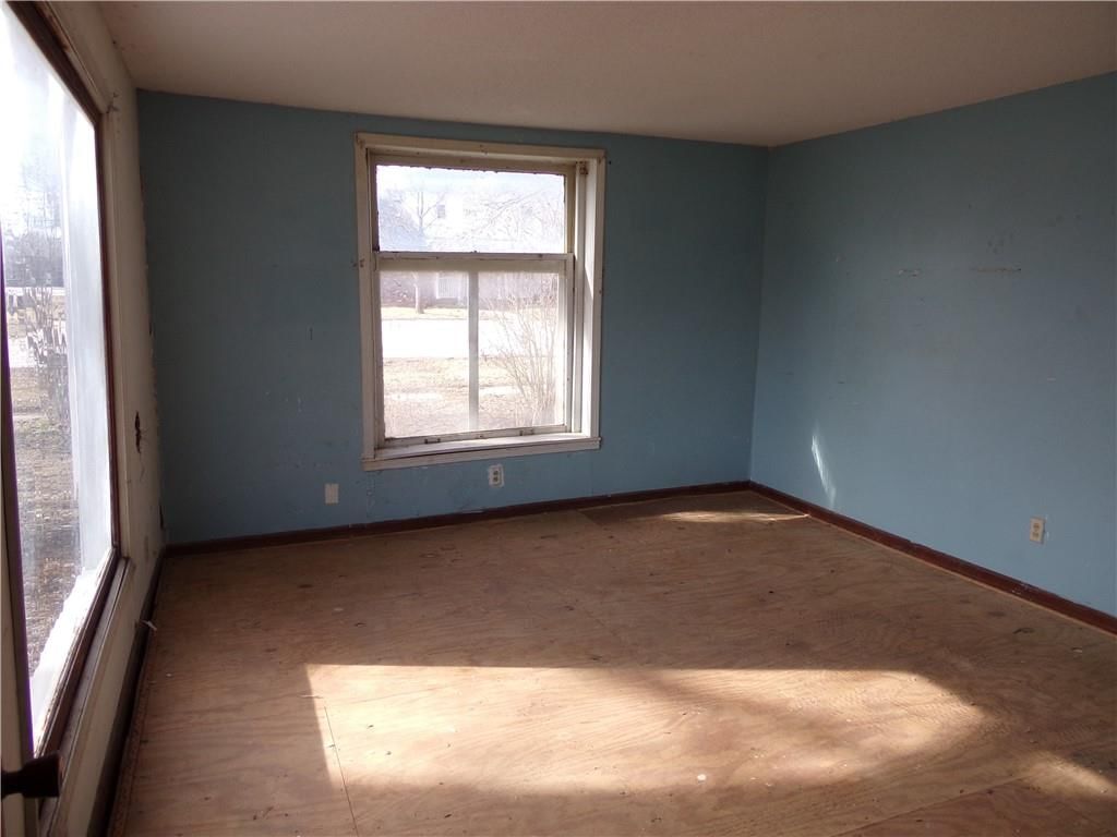 402 Walnut Street — photo 11