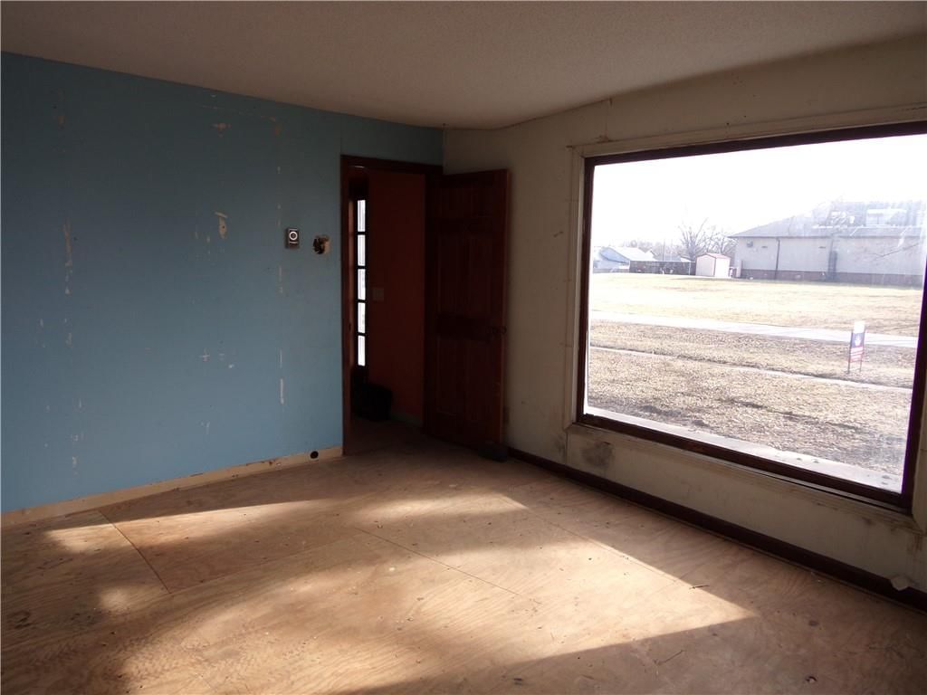402 Walnut Street — photo 12