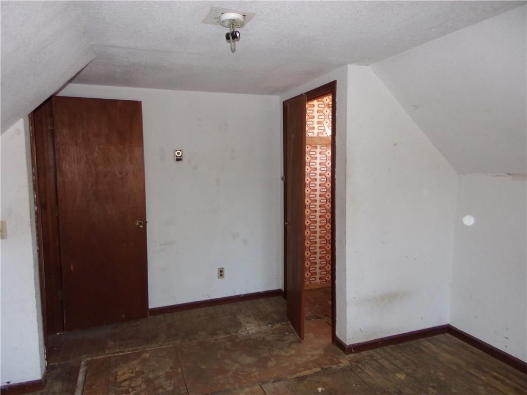 402 Walnut Street — photo 20