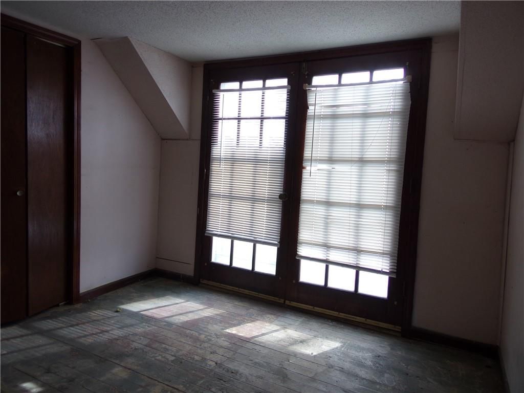 402 Walnut Street — photo 21
