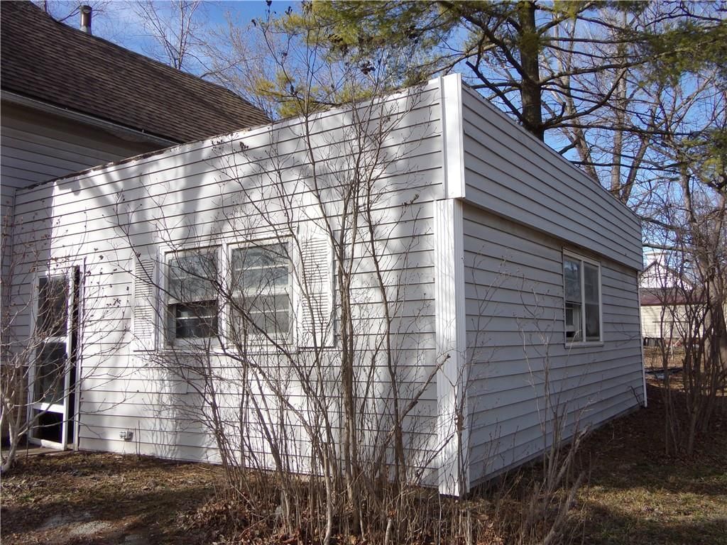 402 Walnut Street — photo 31