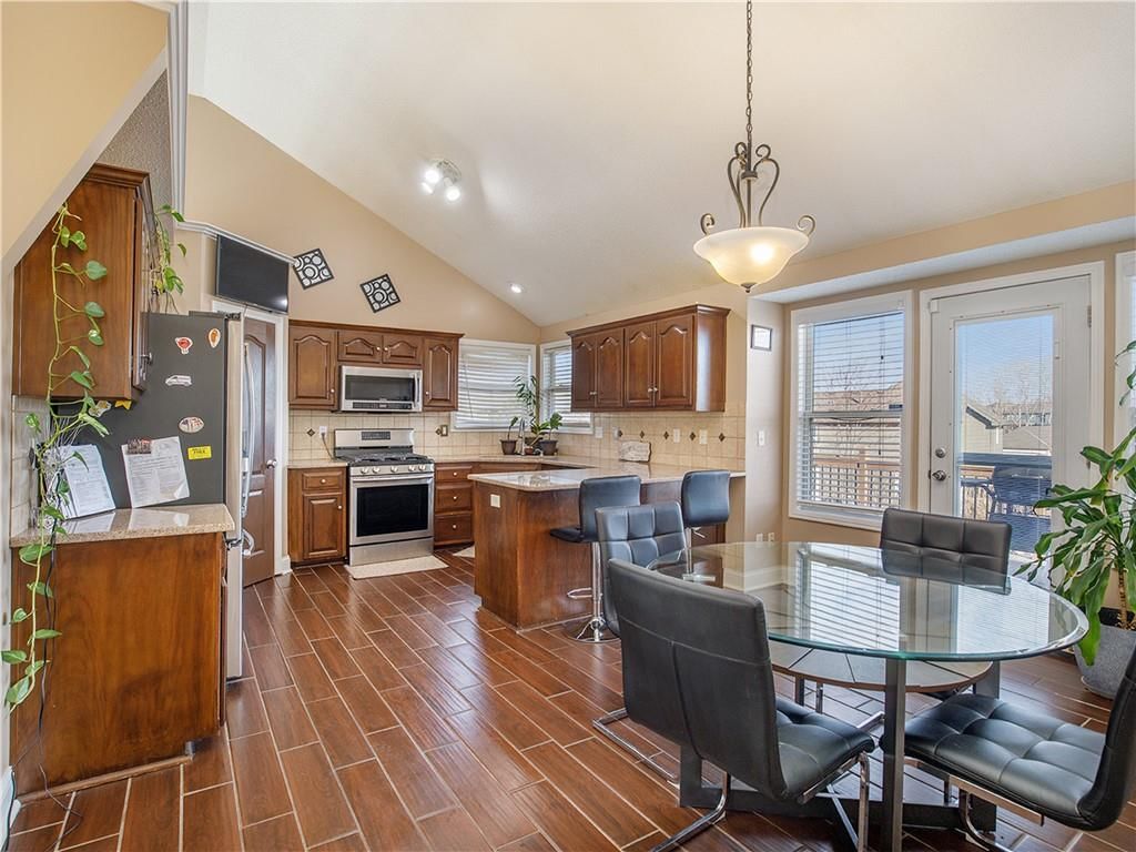 8643 N Mersington Avenue — photo 12