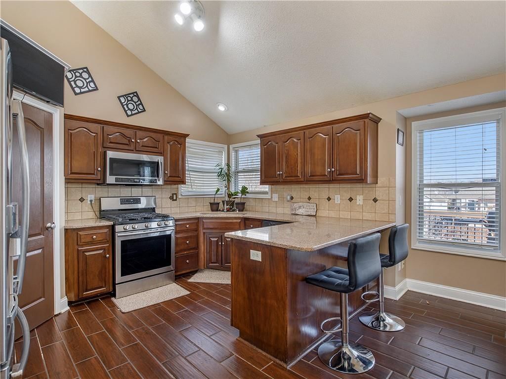 8643 N Mersington Avenue — photo 13