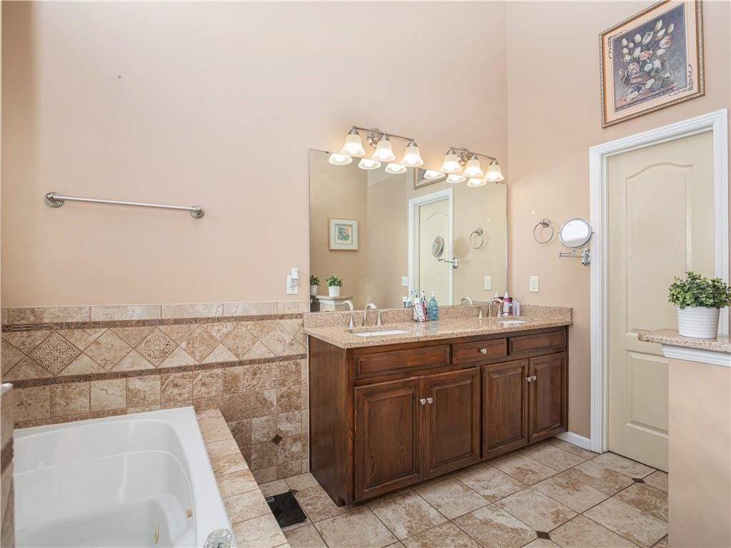 8643 N Mersington Avenue — photo 22