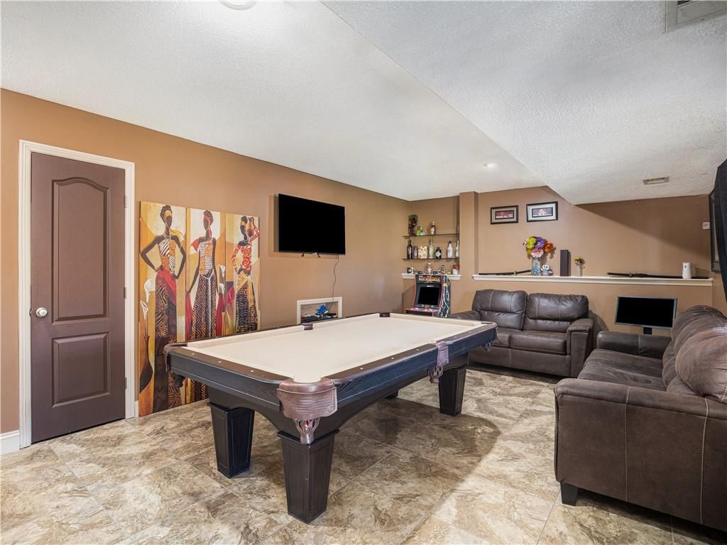 8643 N Mersington Avenue — photo 29