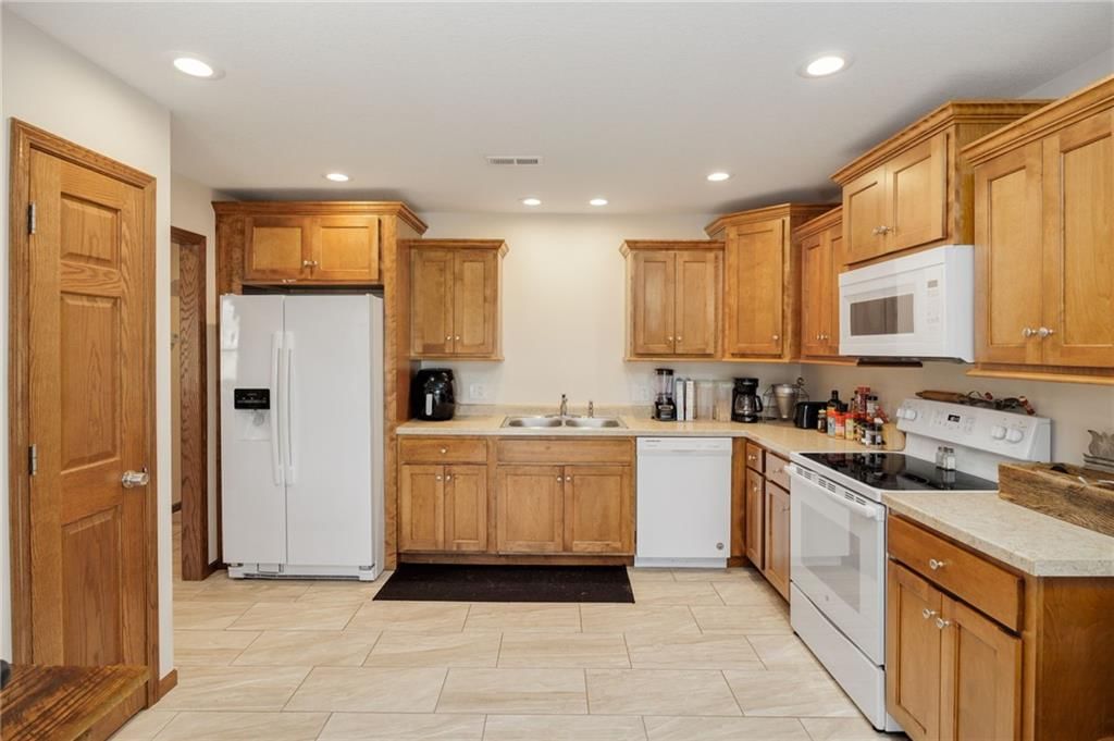 206 N Cypress Street — photo 11