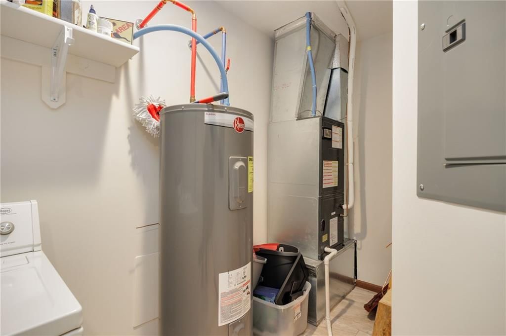 206 N Cypress Street — photo 16