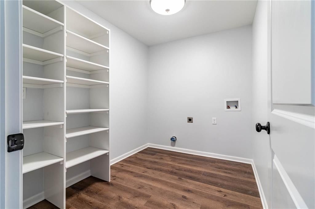510 Christopher Street — photo 16